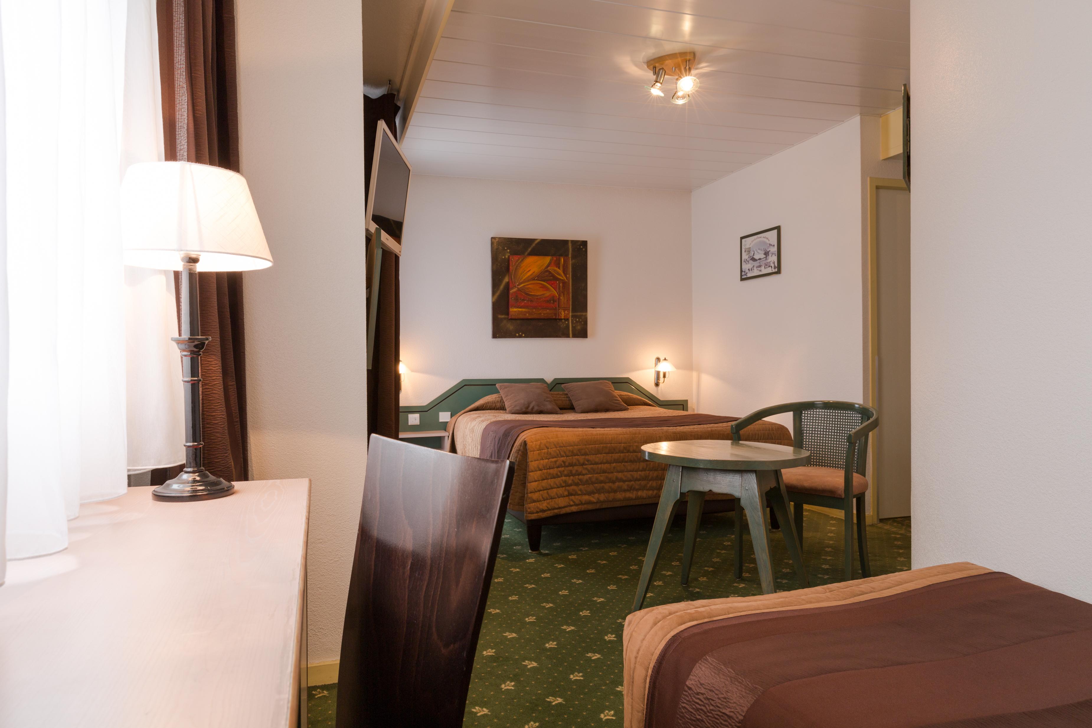 The Originals City, Hotel Du Faucigny, Cluses Ouest Сьонзье Экстерьер фото
