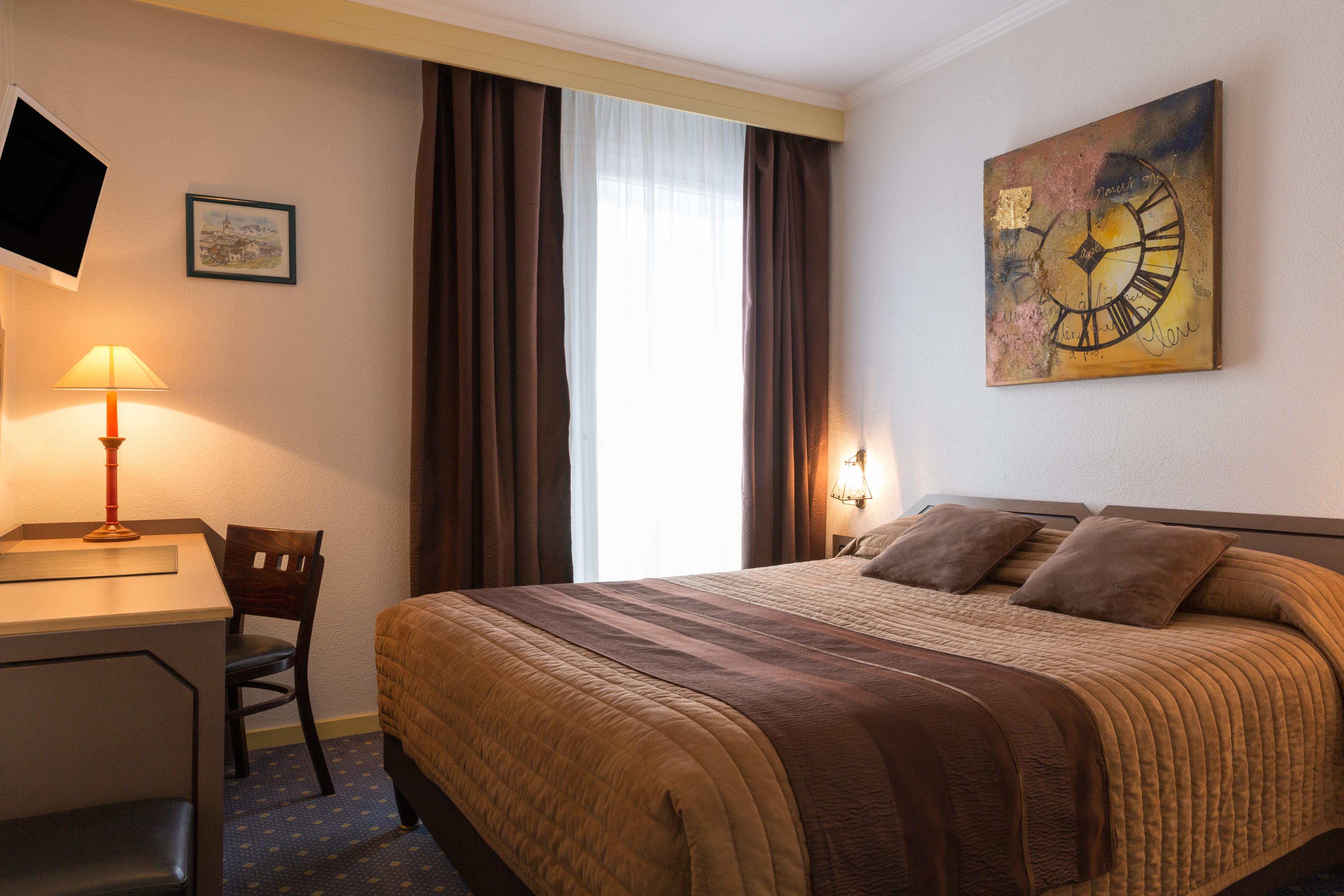 The Originals City, Hotel Du Faucigny, Cluses Ouest Сьонзье Экстерьер фото