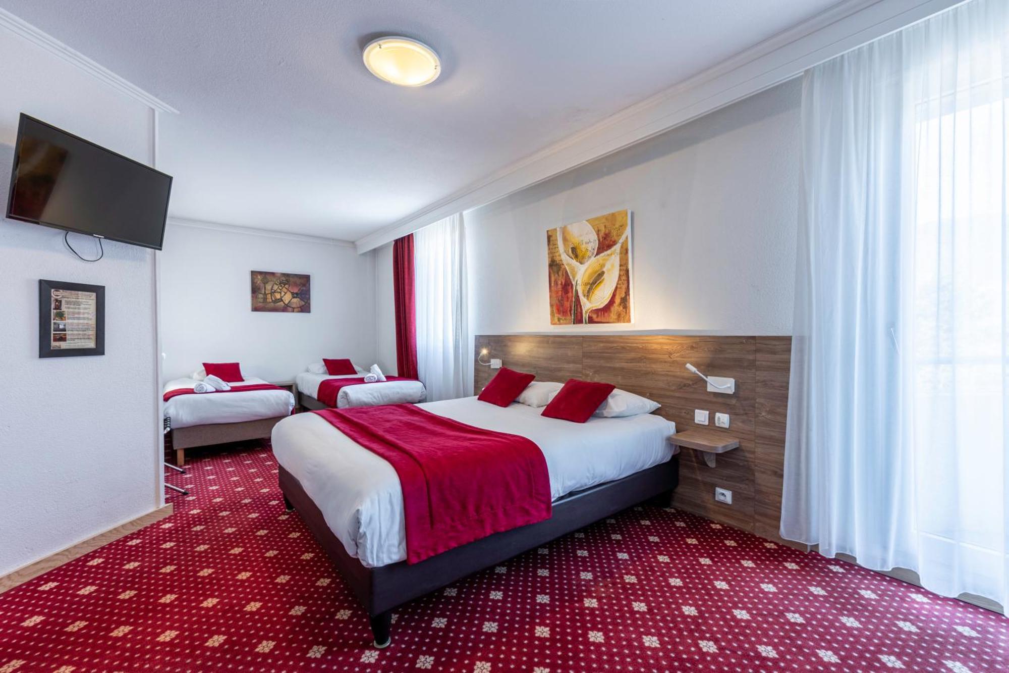 The Originals City, Hotel Du Faucigny, Cluses Ouest Сьонзье Экстерьер фото