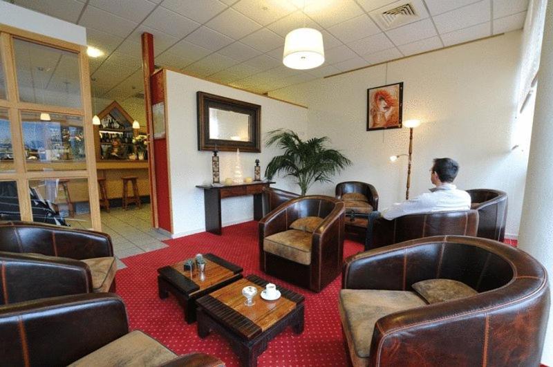 The Originals City, Hotel Du Faucigny, Cluses Ouest Сьонзье Экстерьер фото